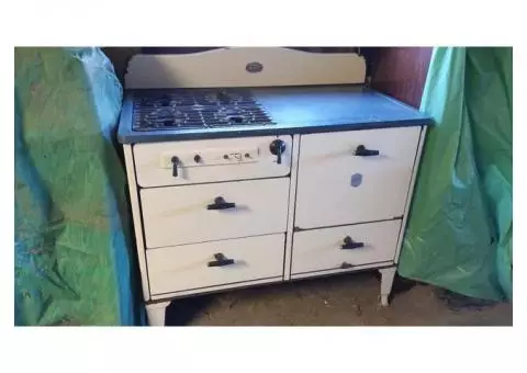 Vintage gas stove